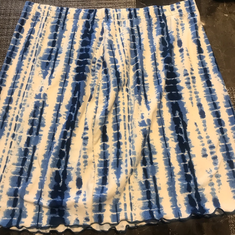 Adorable short skirt / tie dye 💜💜